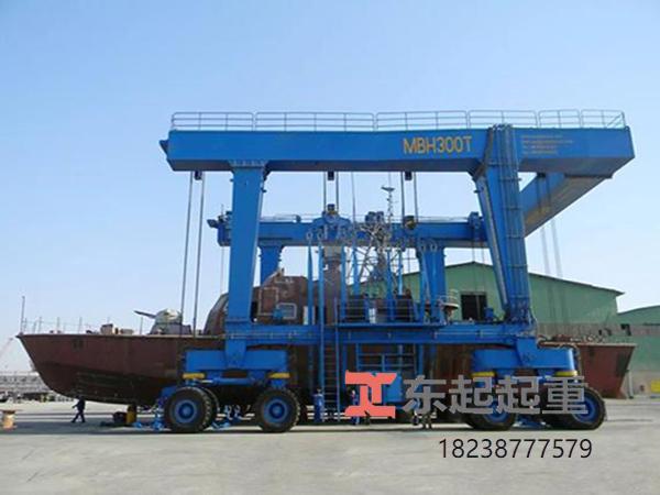 移动式船艇起重机吊装作业 生产轮胎式游艇龙门吊