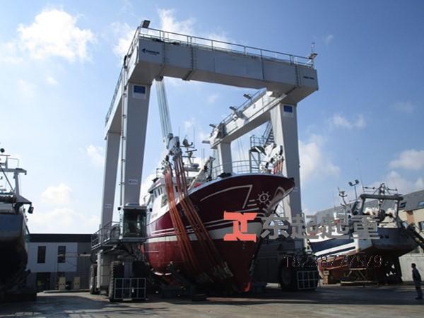 轮胎式游艇搬运机的核心优势 船艇搬运起重机销售